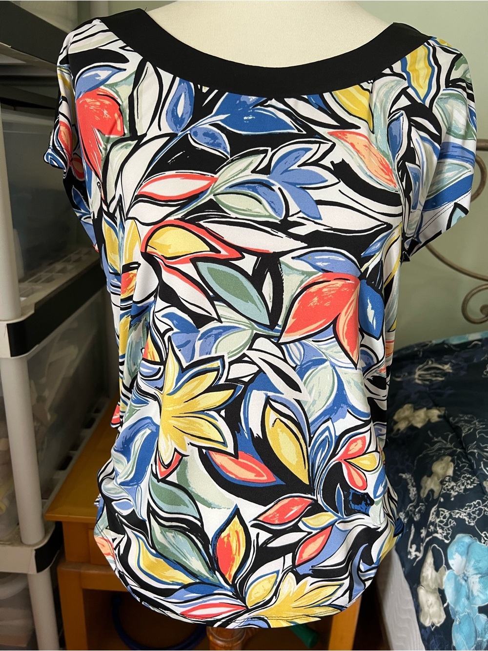 AUW Women’s Medium Floral Print Cold Shoulder Short Sleeve Top - Multicolor